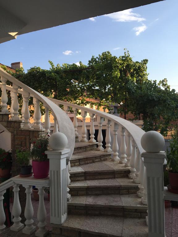 Vila Ridvani コルチャ エクステリア 写真